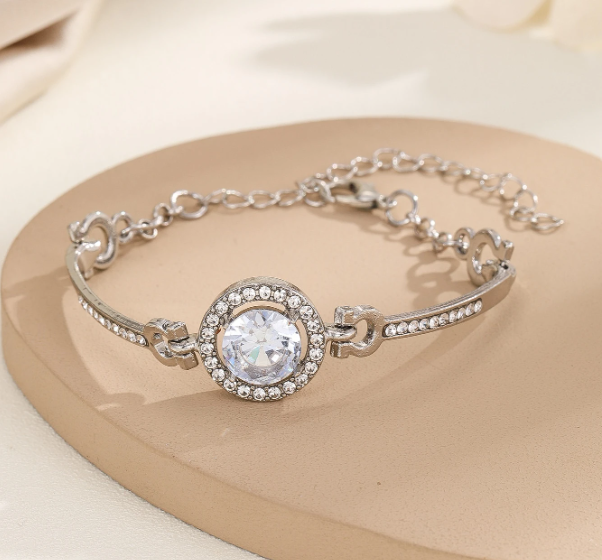 Crystal Irregular Chain Bracelet for Women – Elegant Plated Design
