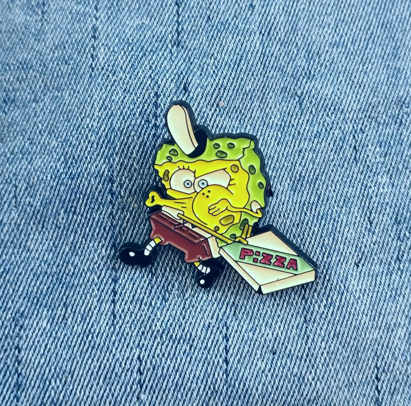 π SpongeBob with Pizza Box Enamel Pin β Funny Cartoon Lapel Badge for Fans & Collectors