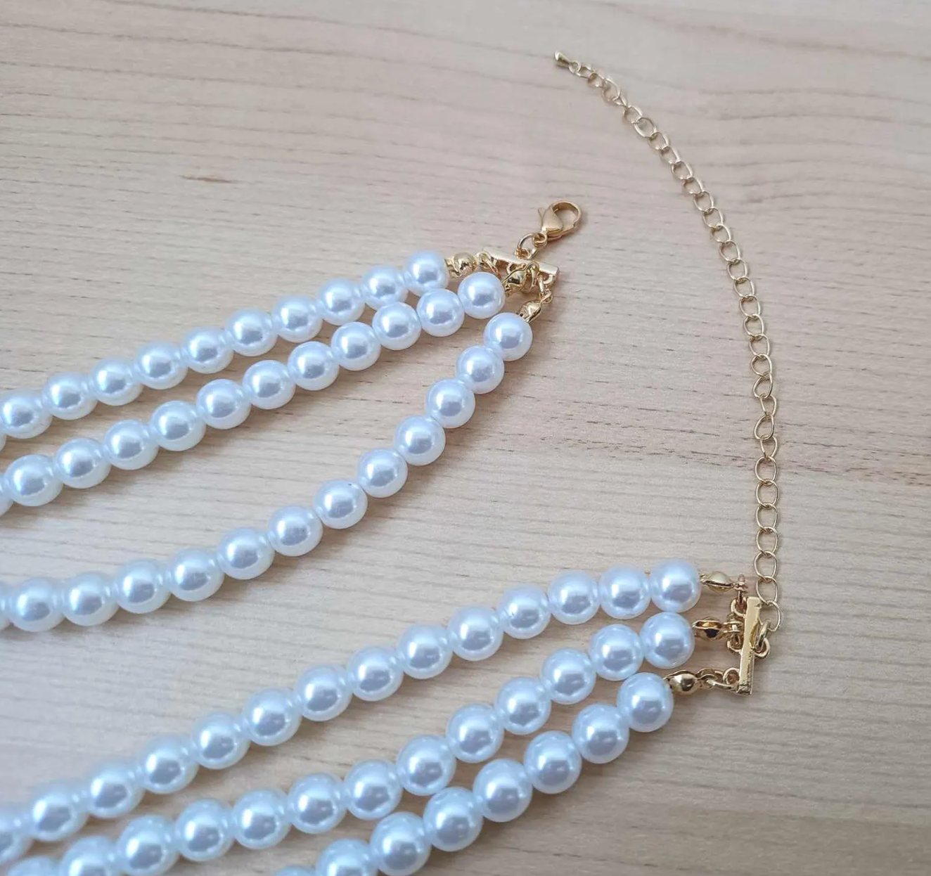 Elegant 3-Layer Pearl Choker Necklace with Crystal Pendant – Vintage-Inspired Statement Jewelry for Women