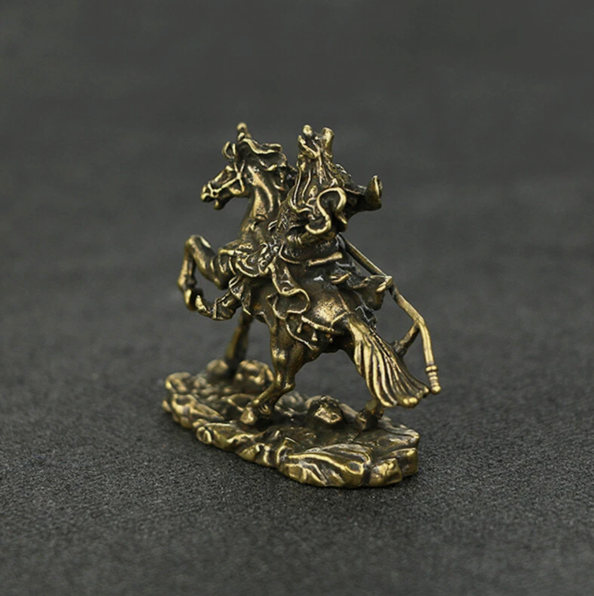 Antique Brass Guan Yu Horse Riding Bronze Statue Office Warrior Buddha Ornaments