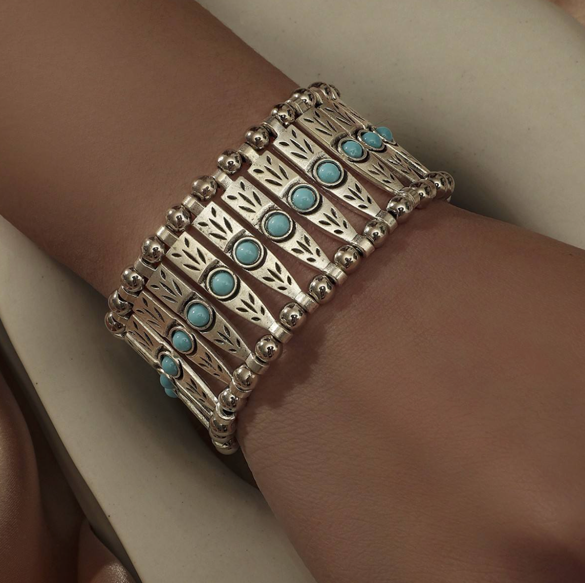 π Turquoise Decor Silver Alloy Metal Bracelet β Boho Chic Jewelry for Women