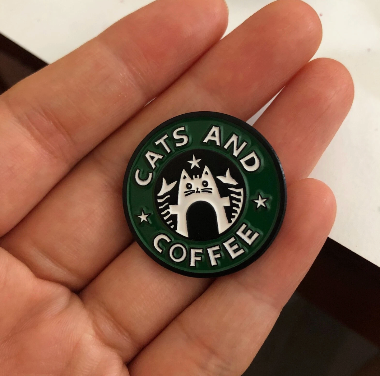 βπ± Cats & Coffee Enamel Pin β Starbucks-Inspired Cute Cat Lapel Badge for Coffee Lovers