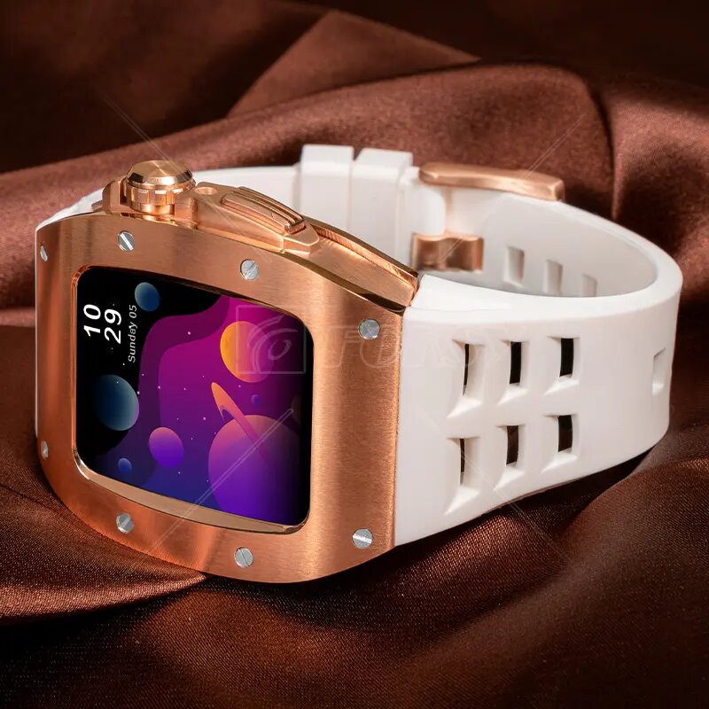 45mm Gold & White Silicone Watch Band + Case for Apple Watch Series 7/8