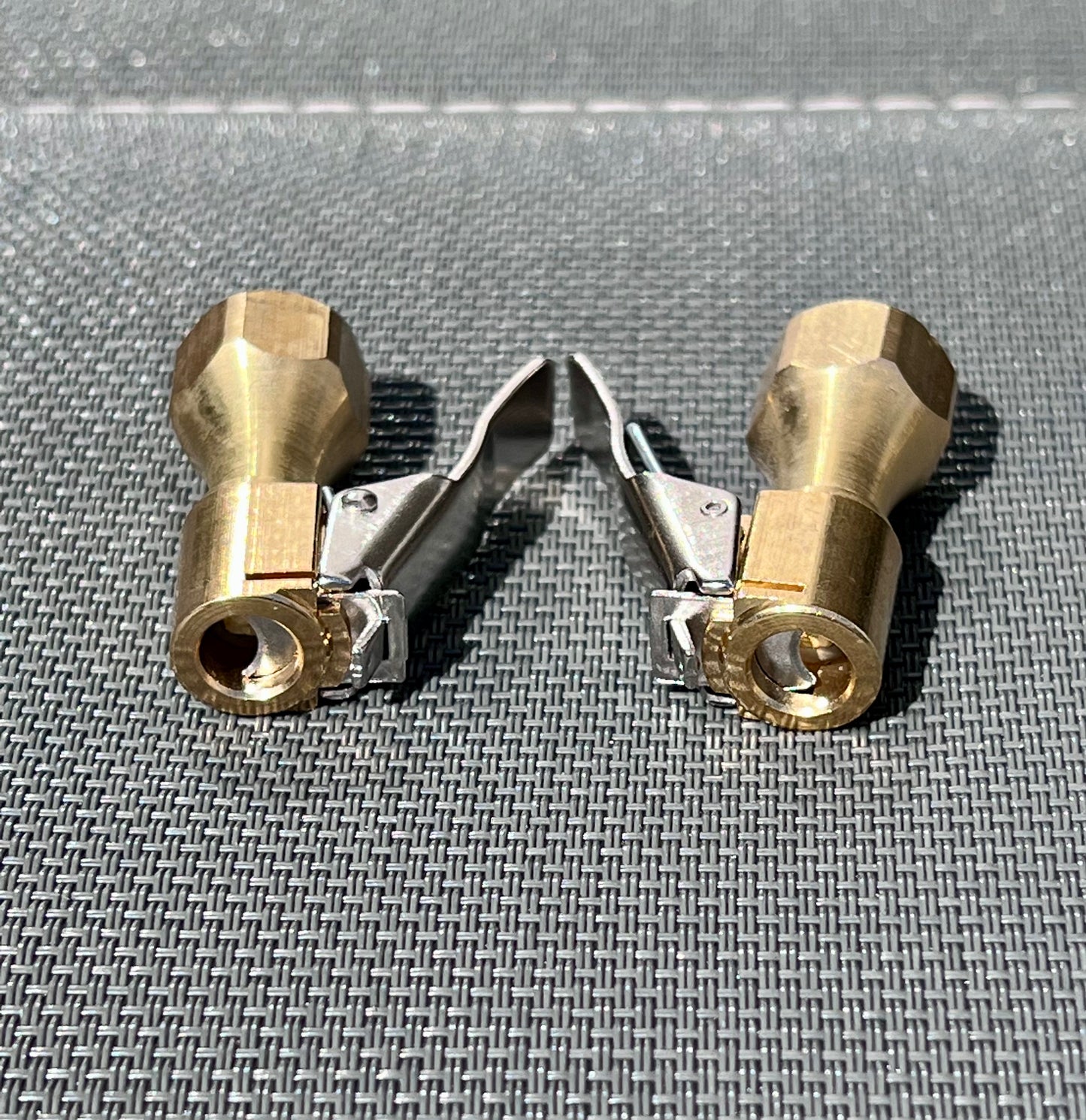 2 Pack of 1/4" Heavy Duty Closed Flow Straight Tire Chuck with Lock-on Clip