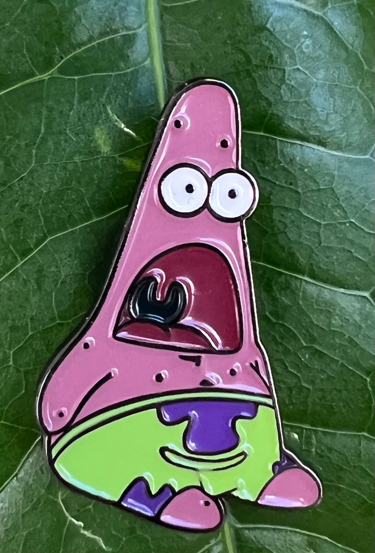 😱 Shocked Patrick Meme Enamel Pin – Funny Pink SpongeBob SquarePants Lapel Badge