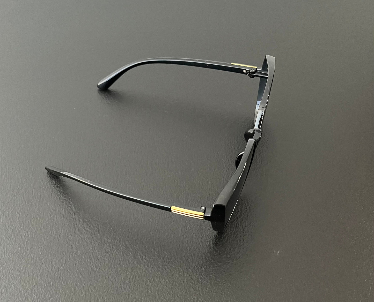 Bright Black & Gray Retro Sunglasses – Wild Style UV400 Black Lens Eyewear