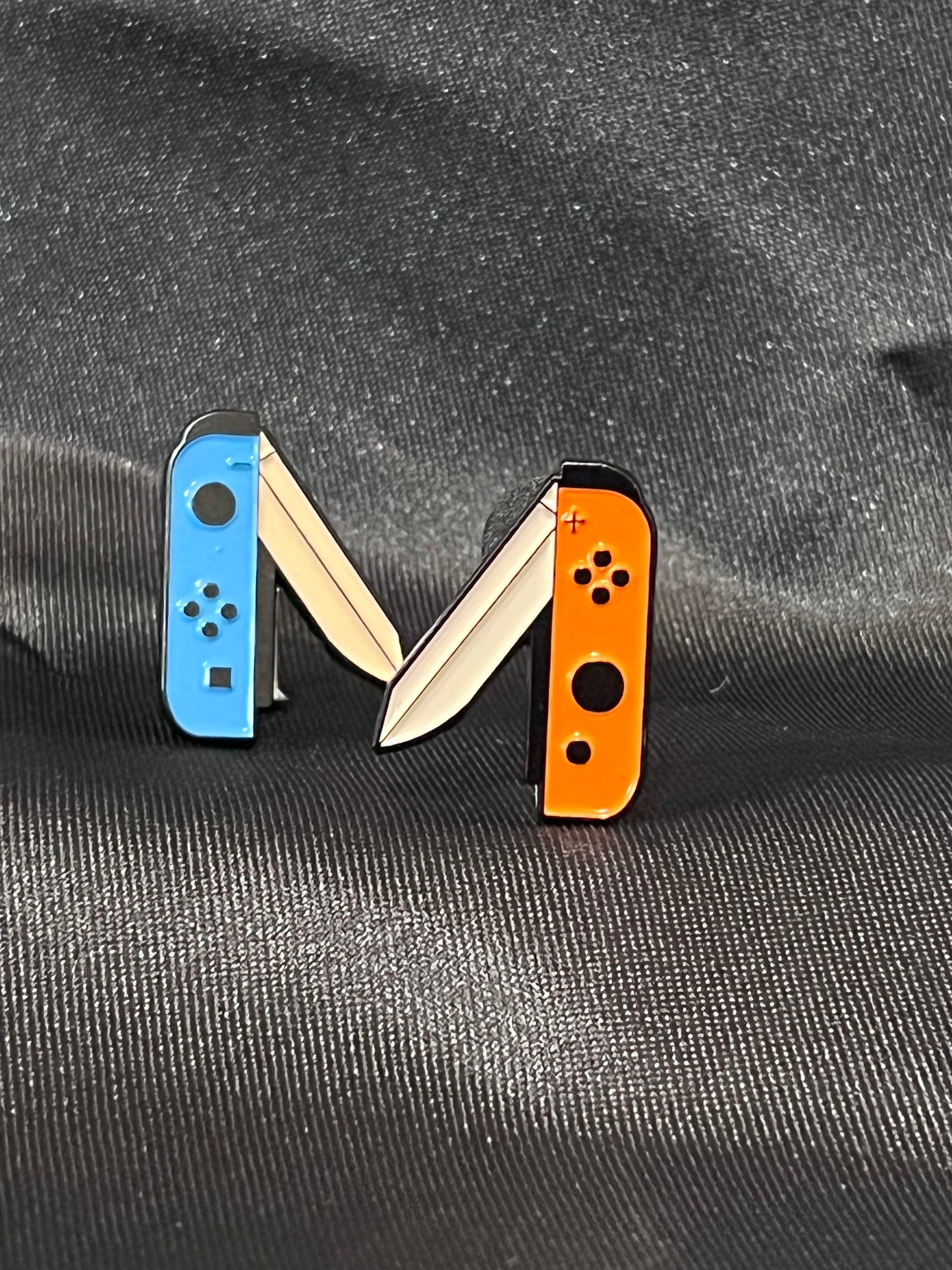 ๐ฎ Switch Game Handle Enamel Pin โ Cute Gaming Controller Lapel Badge for Fans & Collectors