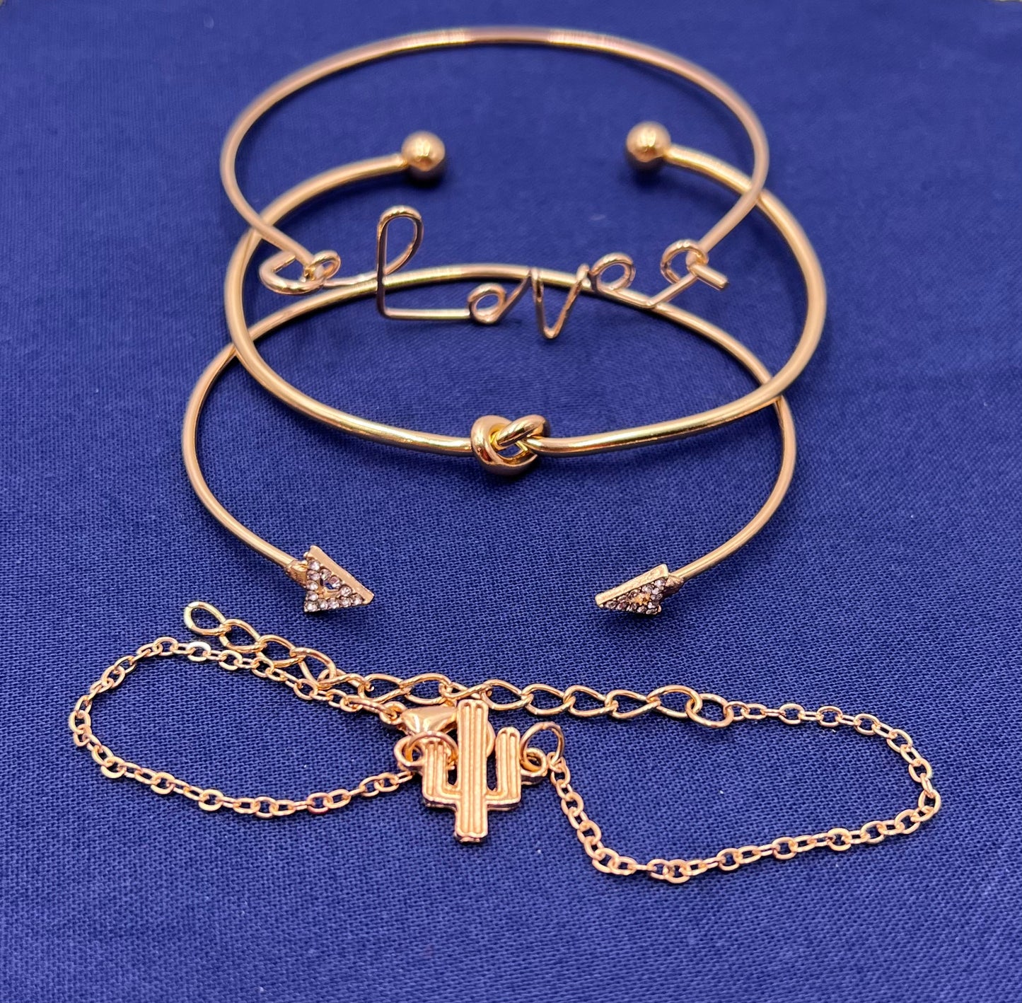 4-Piece Bracelet Set for Women β Love, Arrow, Cactus & Knotted Charm Accessories