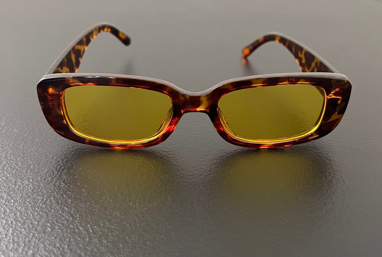 Leopard Retro Sunglasses – Yellow Lens UV400 Shades for Unisex Style