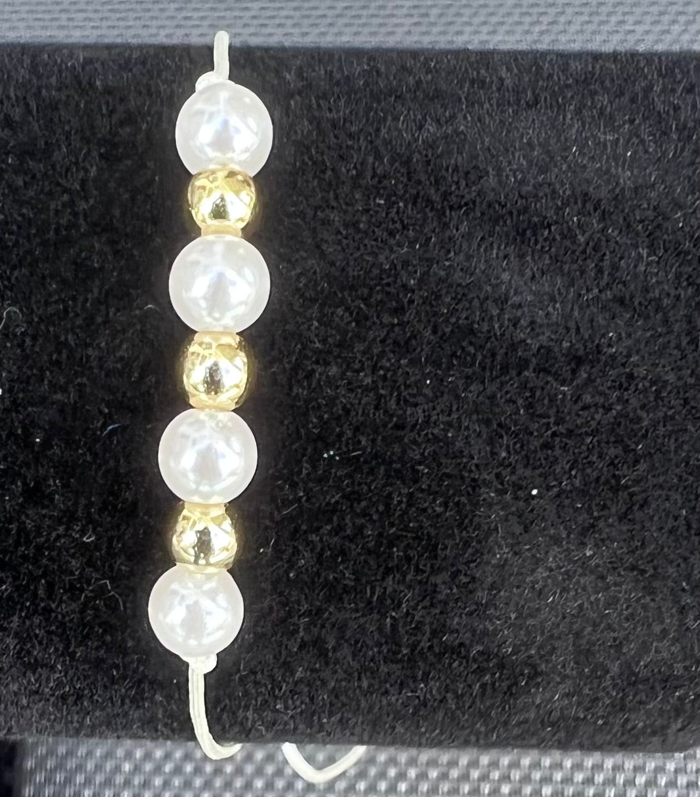 simple adjustable pearl bracelet