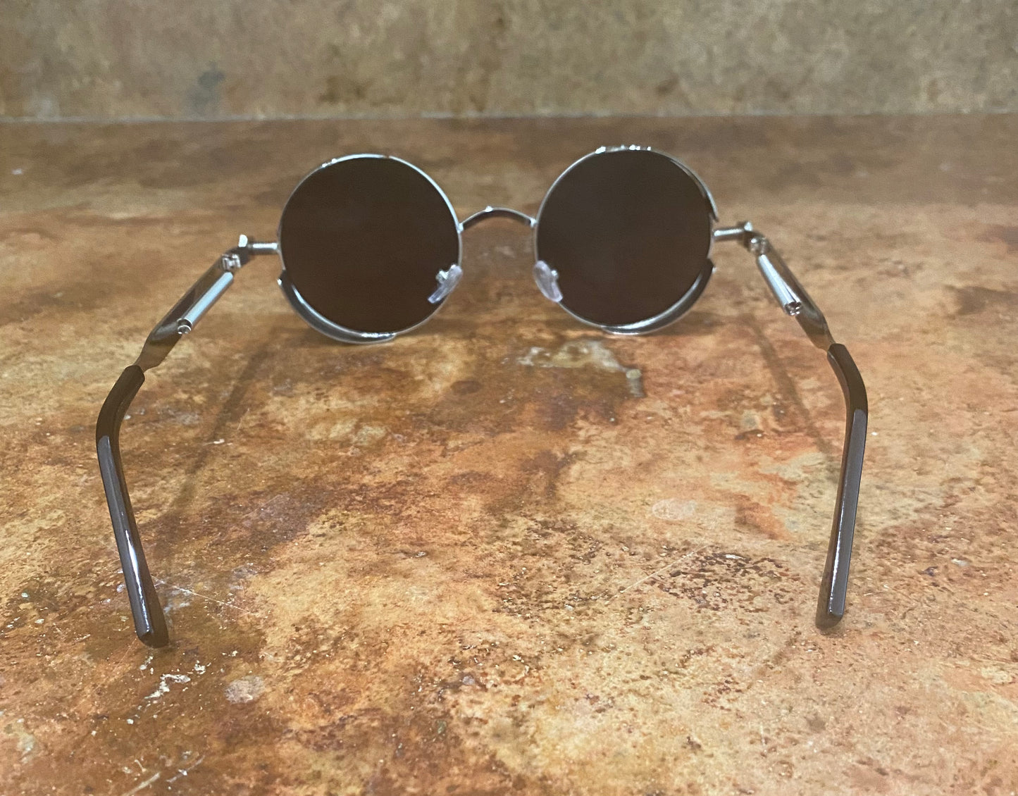 Metal SteamPunk Sun Glasses Mens Fashion Retro Round Sunglasses Screws & Springs