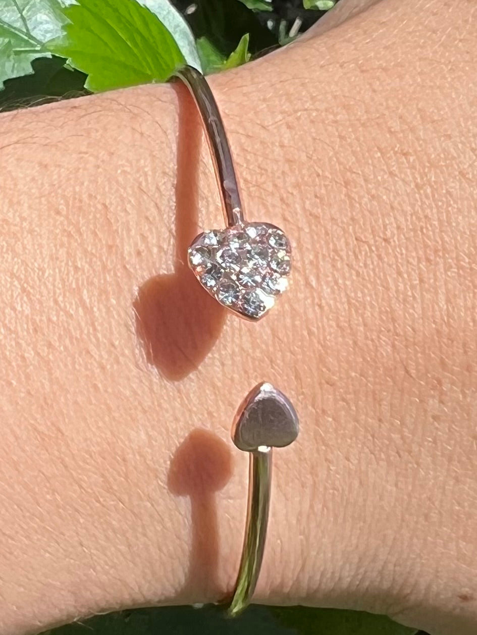 β¨ Gold-Plated Heart-Shaped Love Bracelet β Full Diamond Sparkle | Elegant Gift for Her