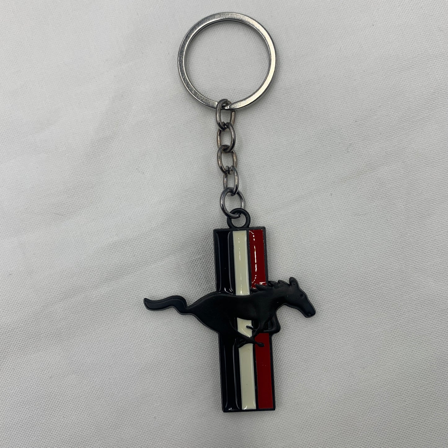 Black Horse and Flag Keychain β Patriotic Metal Key Ring Accessory