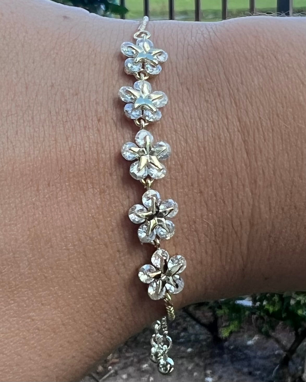 π NEW Trend! Zircon Flower Geometric Bracelet β Korean Style Simple Steel Jewelry for Women