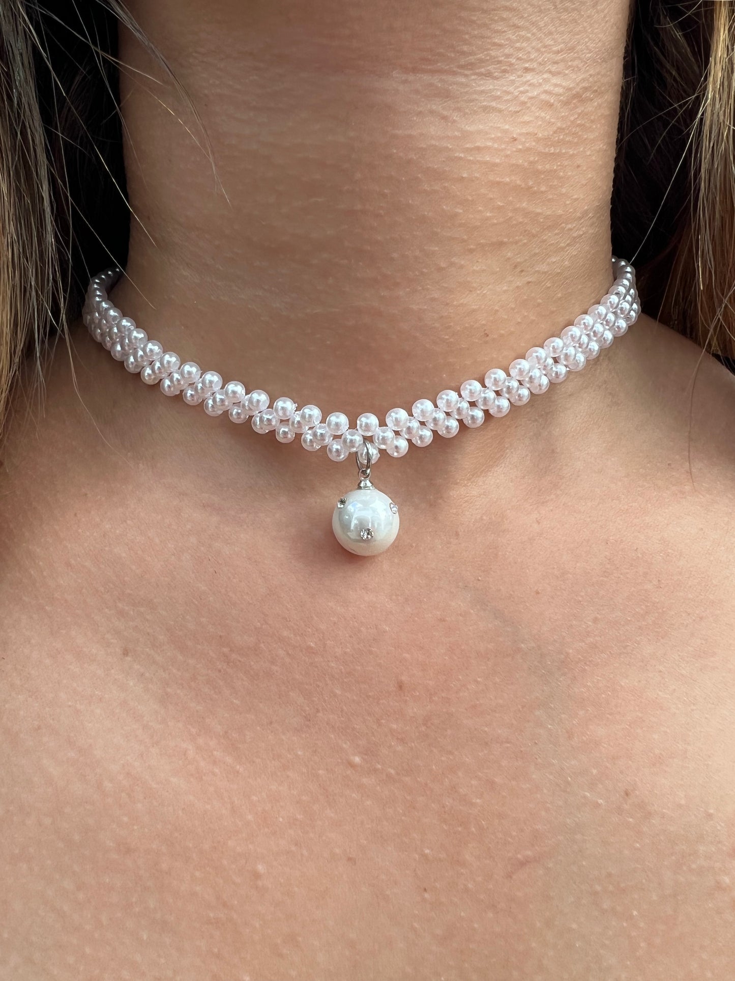 Elegant White Pearl Pendant Choker Necklace for Women