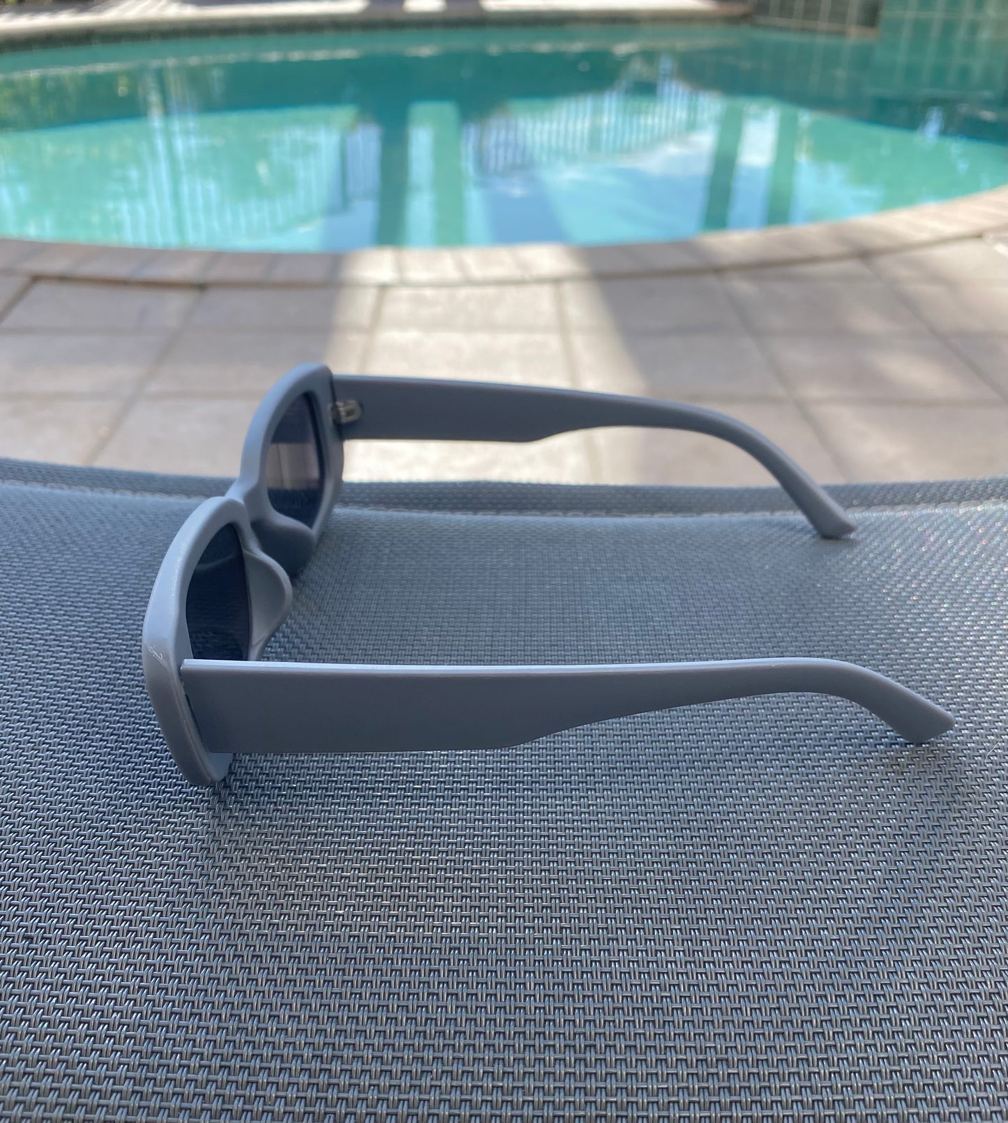 Grey Retro Rectangle Sunglasses – Small Frame UV400 Geometric Shades