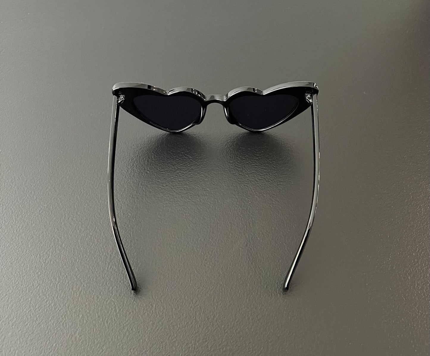 Black Heart-Shaped Sunglasses for Women – Oversized Fashion Statement Shades
