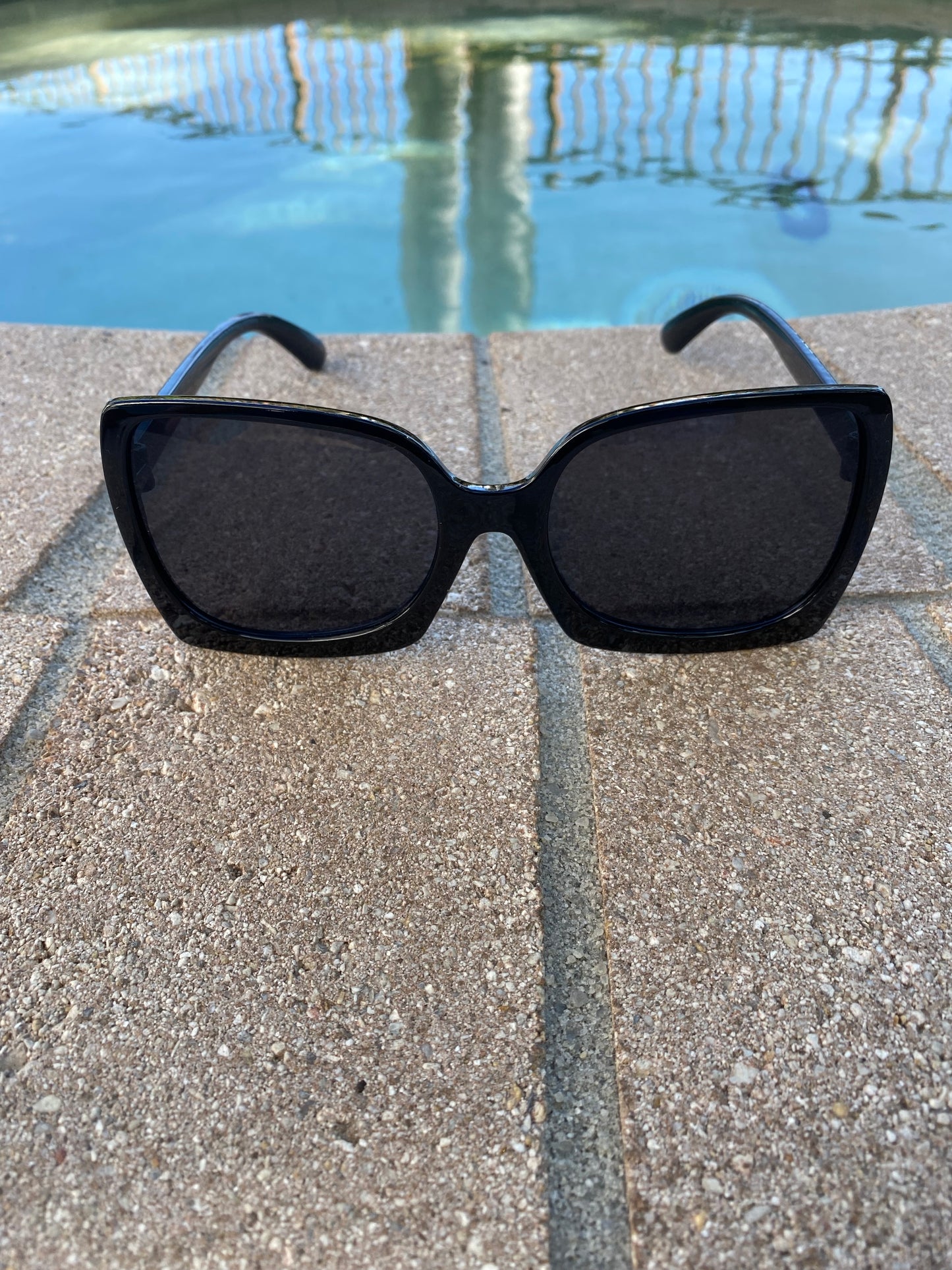 ✅ UV400 PROTECTION ✅ Wave Retro Black Sunglasses Fashion Sunglasses - Oversized Frame Square Sunglasses