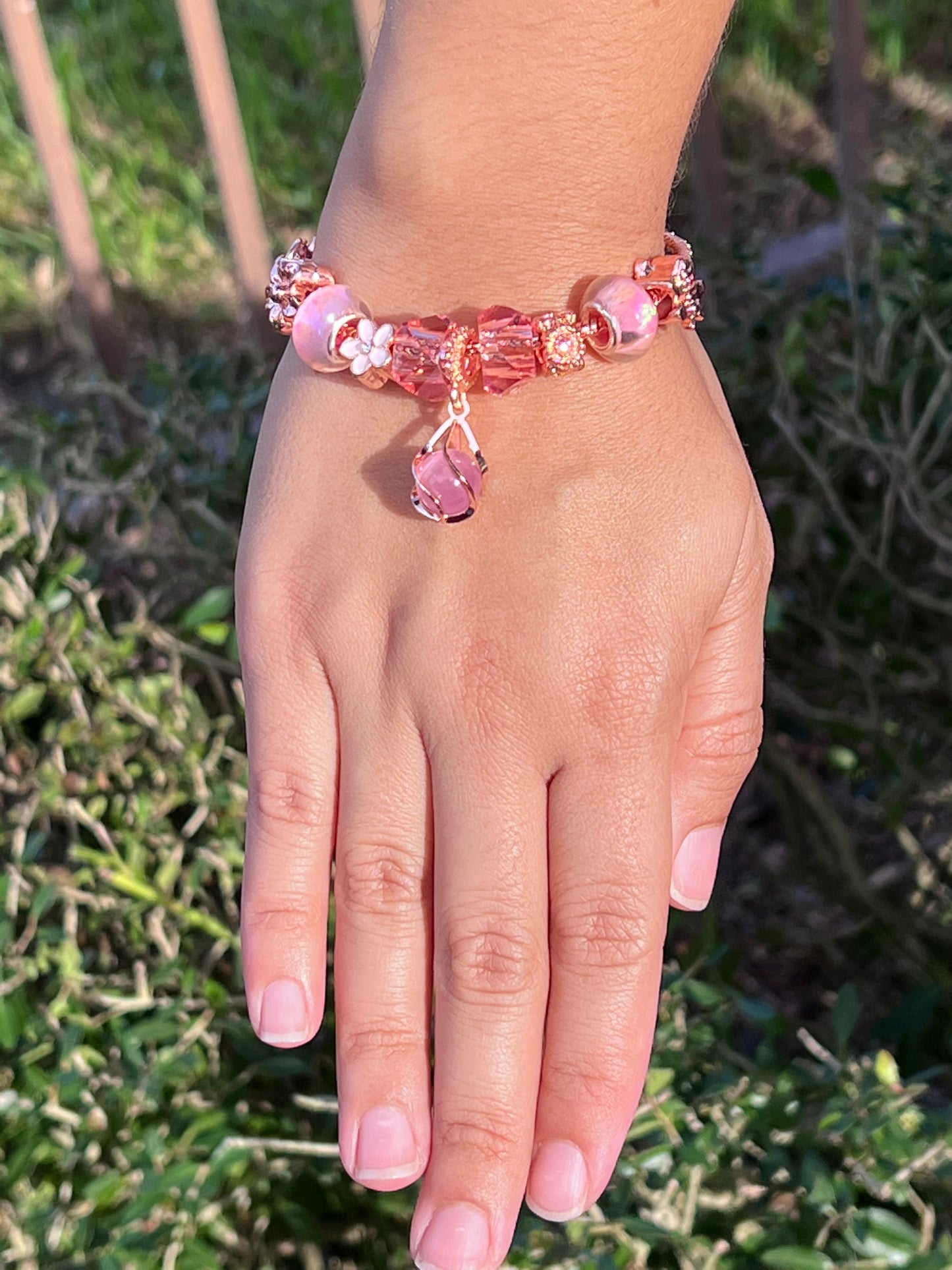 🌸Pink Beaded Flower Charm Bracelet – DIY Handmade Fashion Jewelry for Girls & Teens