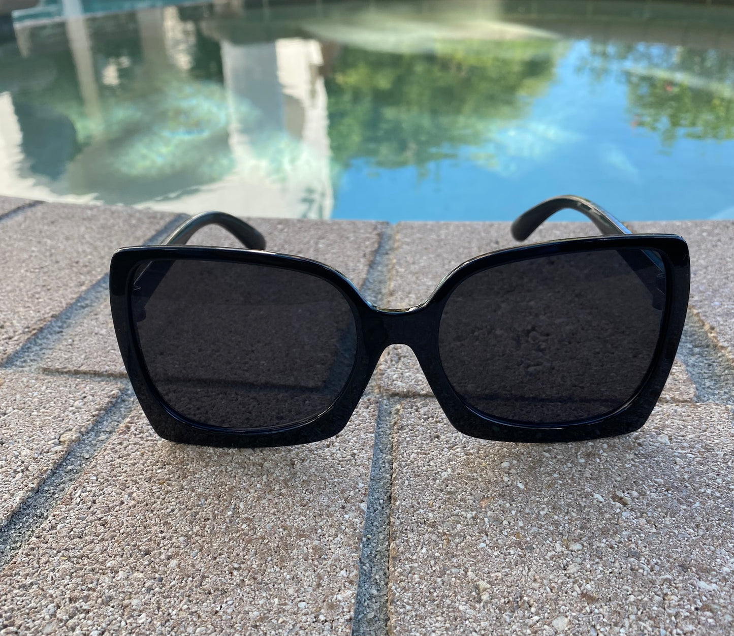 ✅ UV400 PROTECTION ✅ Wave Retro Black Sunglasses Fashion Sunglasses - Oversized Frame Square Sunglasses
