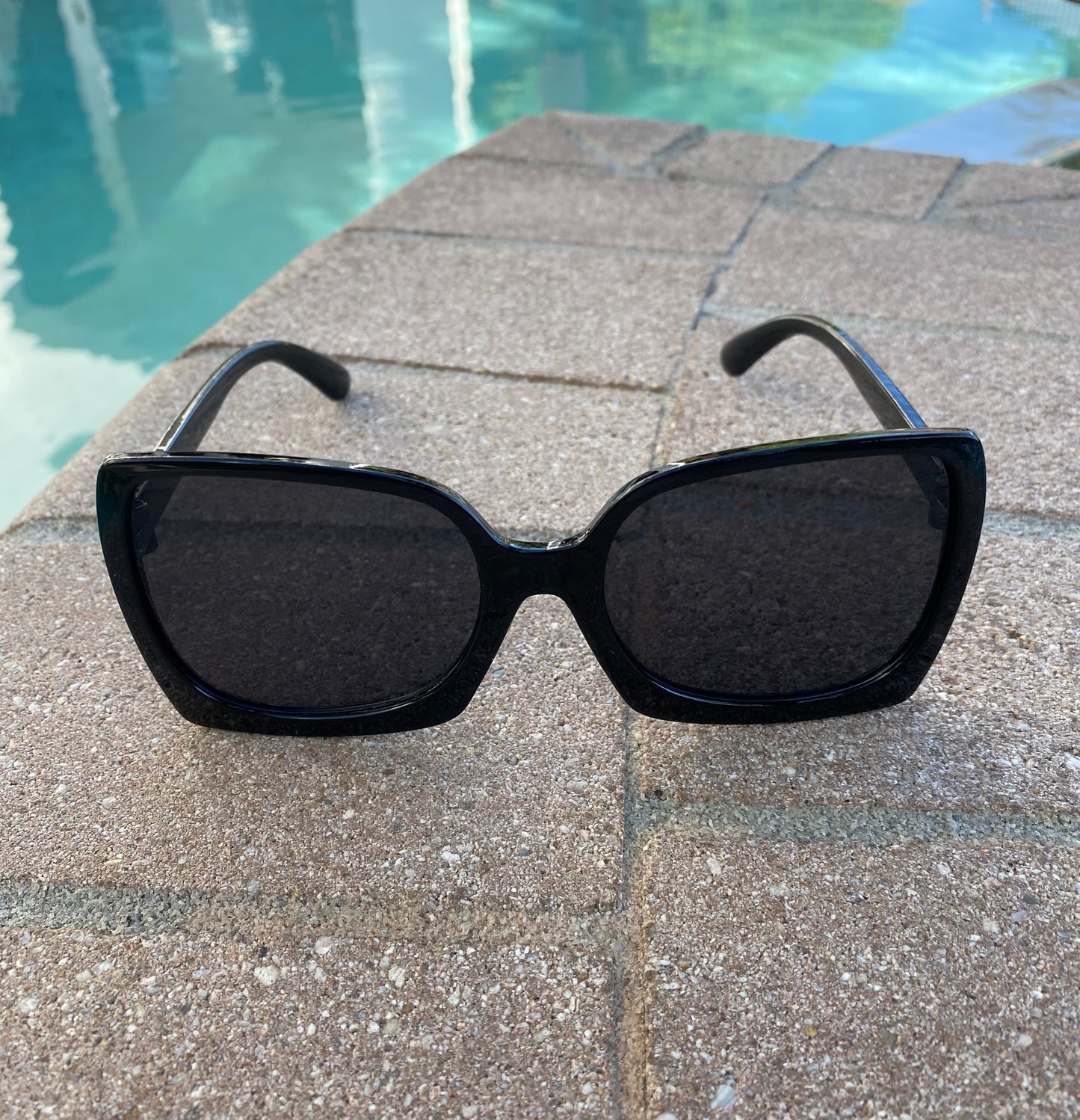 ✅ UV400 PROTECTION ✅ Wave Retro Black Sunglasses Fashion Sunglasses - Oversized Frame Square Sunglasses