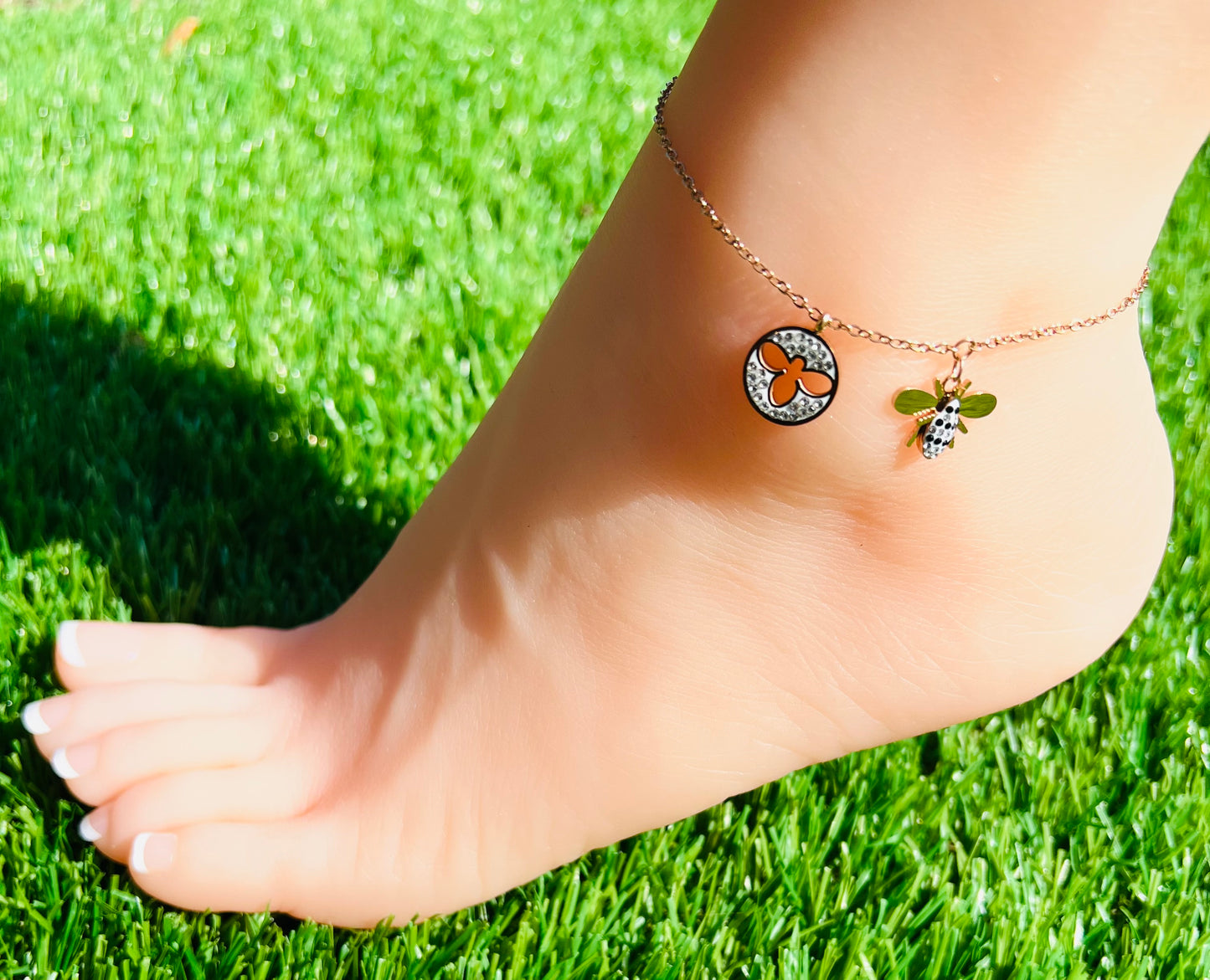 Diamond Bee Anklet – Titanium Steel Jewelry