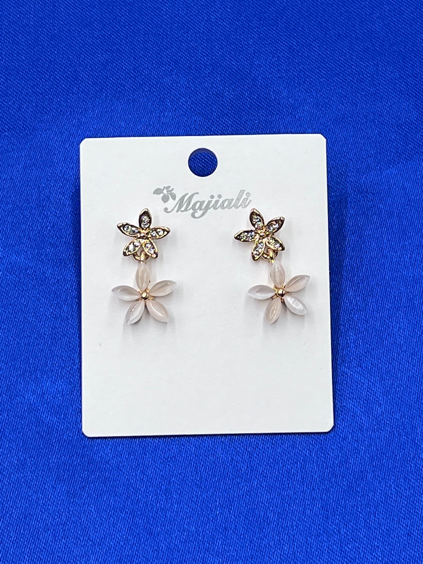 Boutique Korean fashion sweet flash diamond flower opal temperament earrings