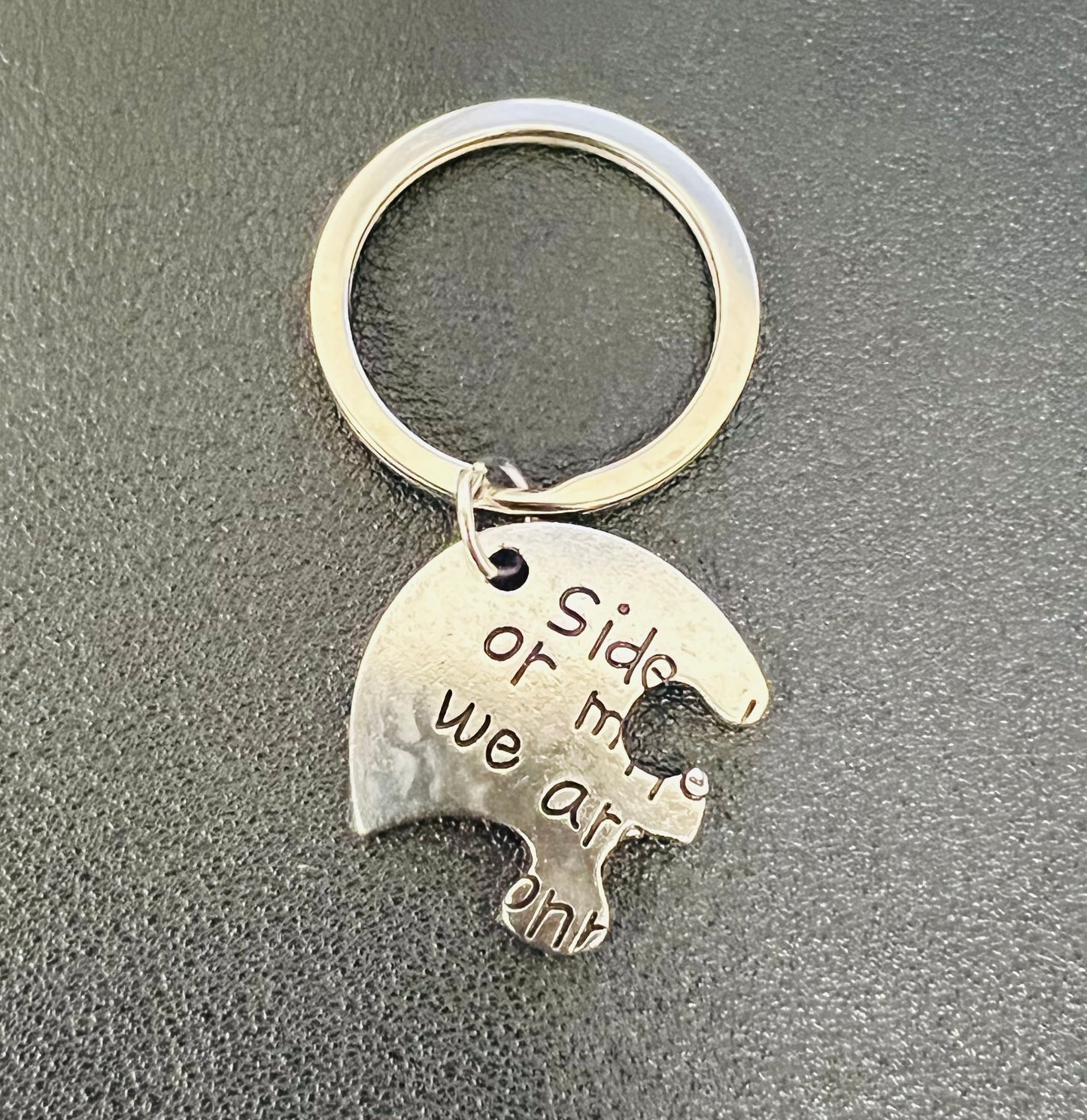 Sister Keychain Set of 3 – Broken Heart Family Gift “Side by Side, Close at Heart”