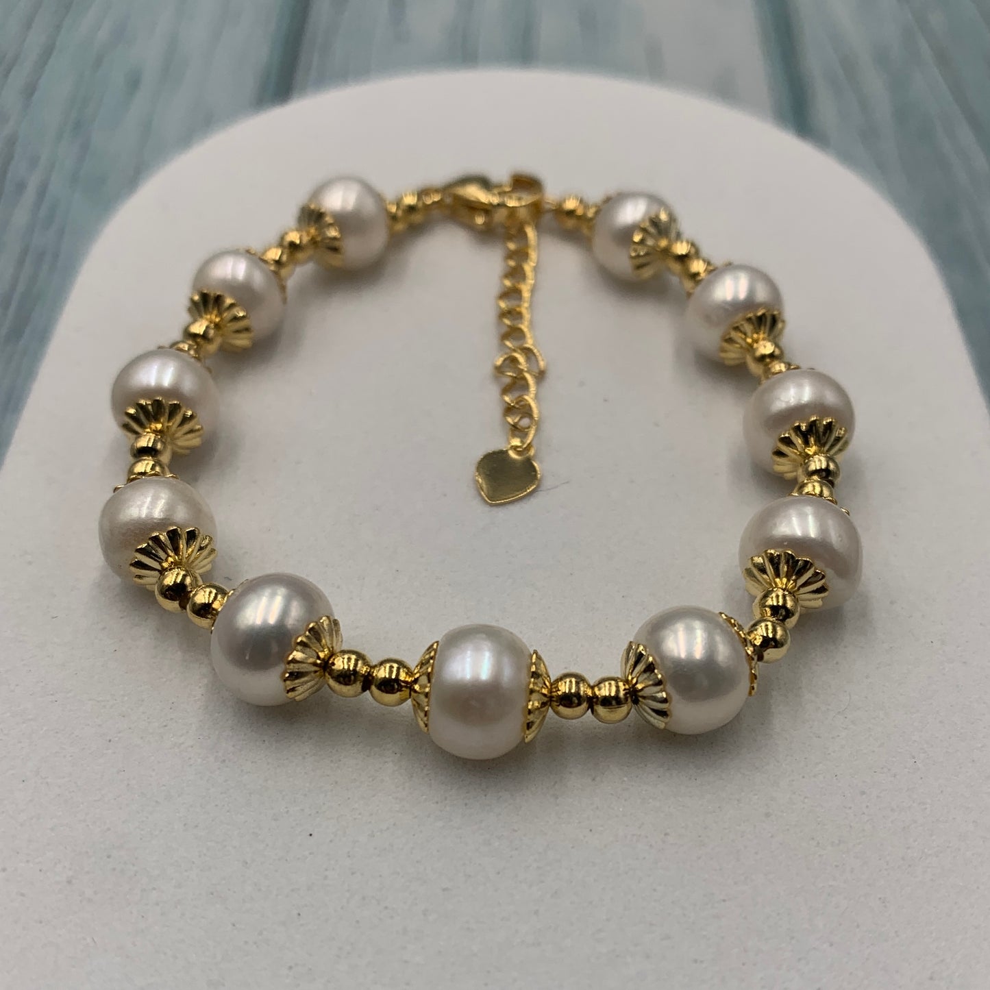 ✨ Elegant Round Pearl Bracelet – Timeless Korean-Inspired Design