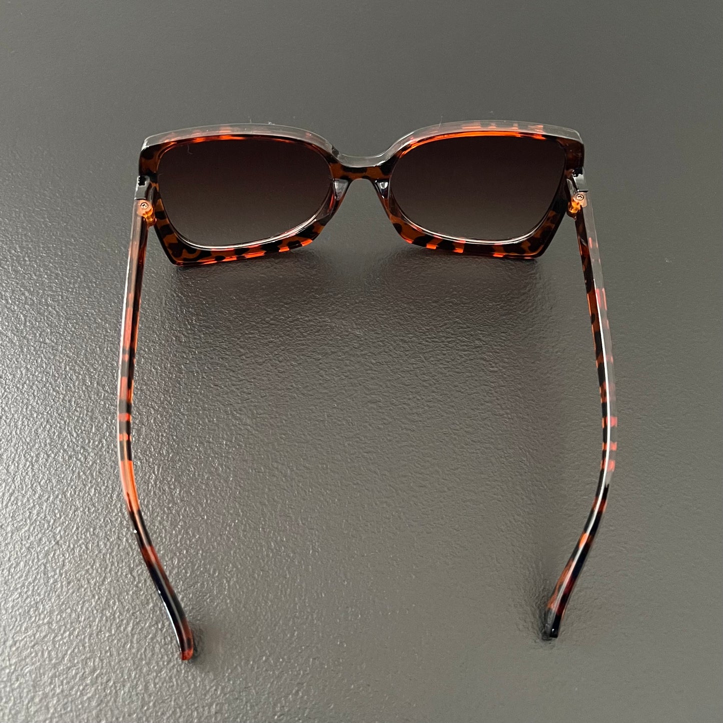 Fashionable Oversized Leopard Frame Square Sunglasses NEW Wave Retro Sunglasses with Brown Lens
