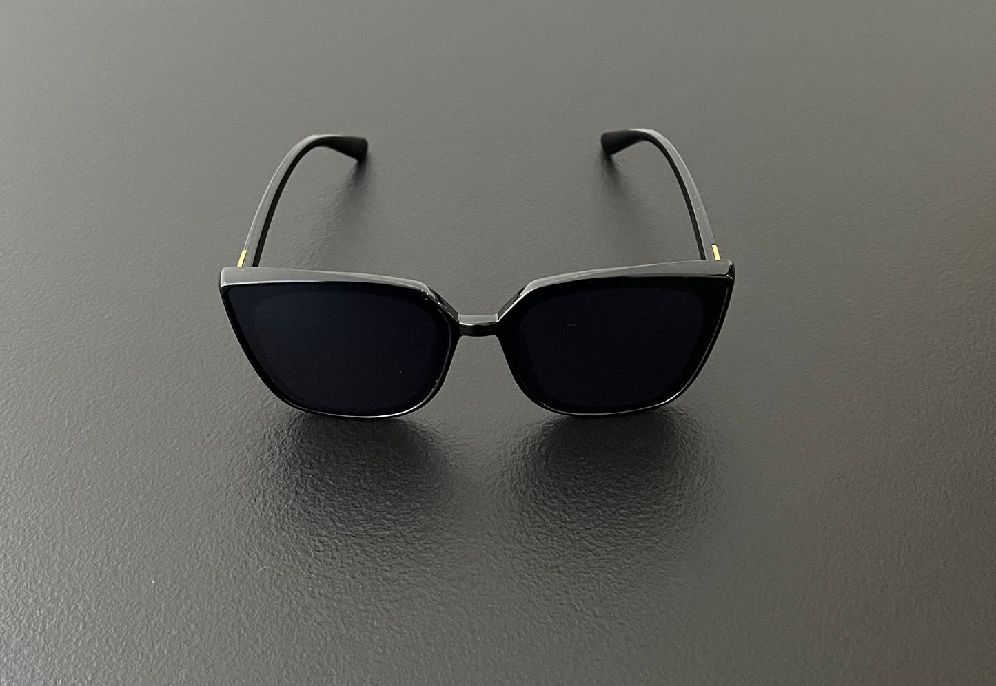 Bright Black & Gray Retro Sunglasses – Wild Style UV400 Black Lens Eyewear