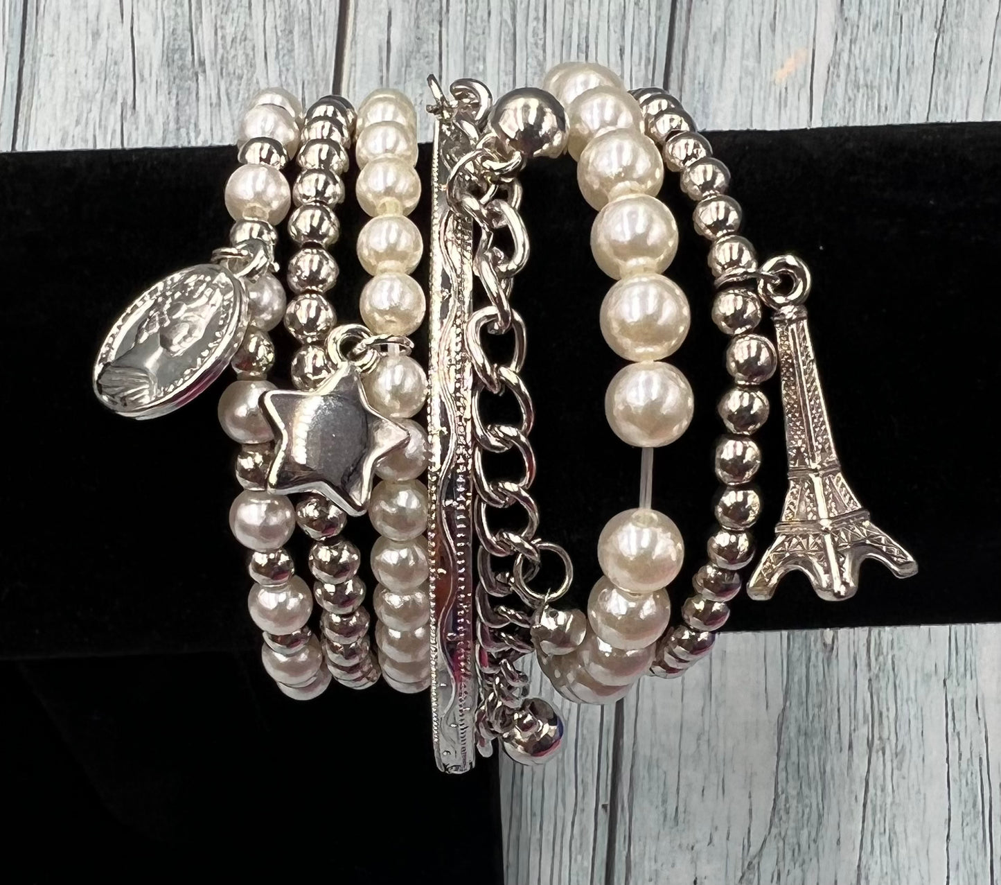Vintage Pearl & Coin Multi-Layer Bracelet Set – 6-Piece Elastic Jewelry