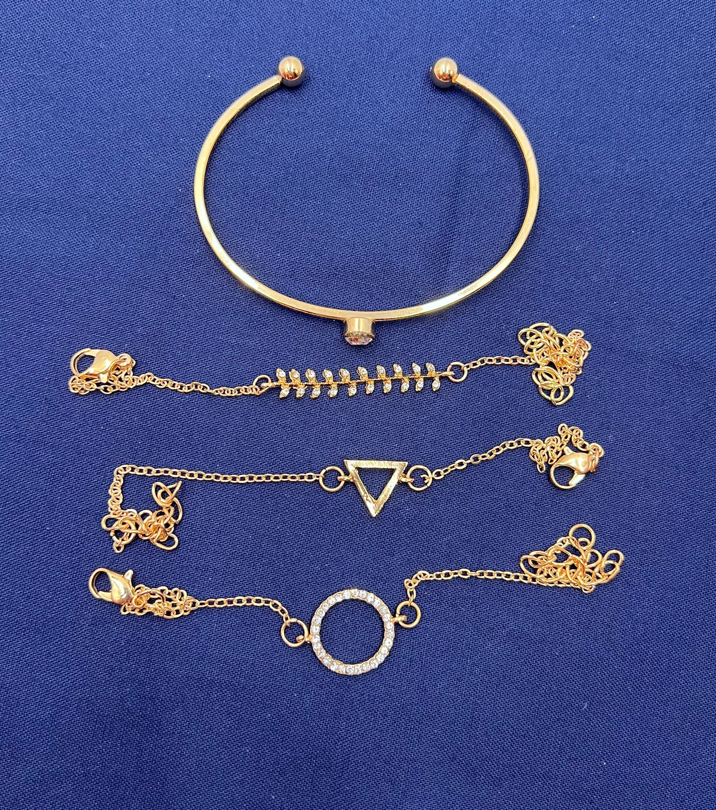 4-Piece Bracelet Set for Women β Triangle, Circle, Rhinestone & Leaf Charms | Minimalist Accessories