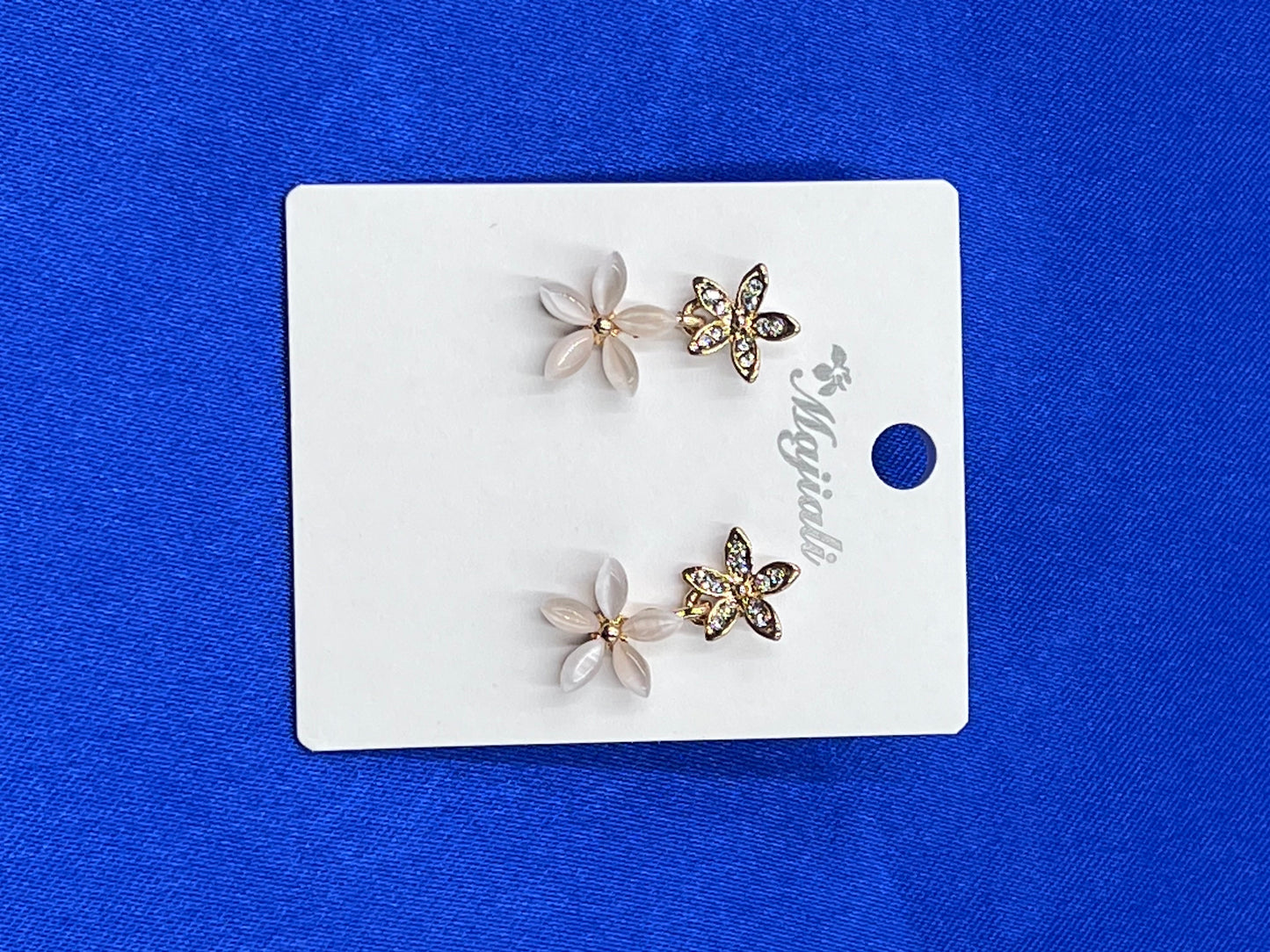 Boutique Korean fashion sweet flash diamond flower opal temperament earrings