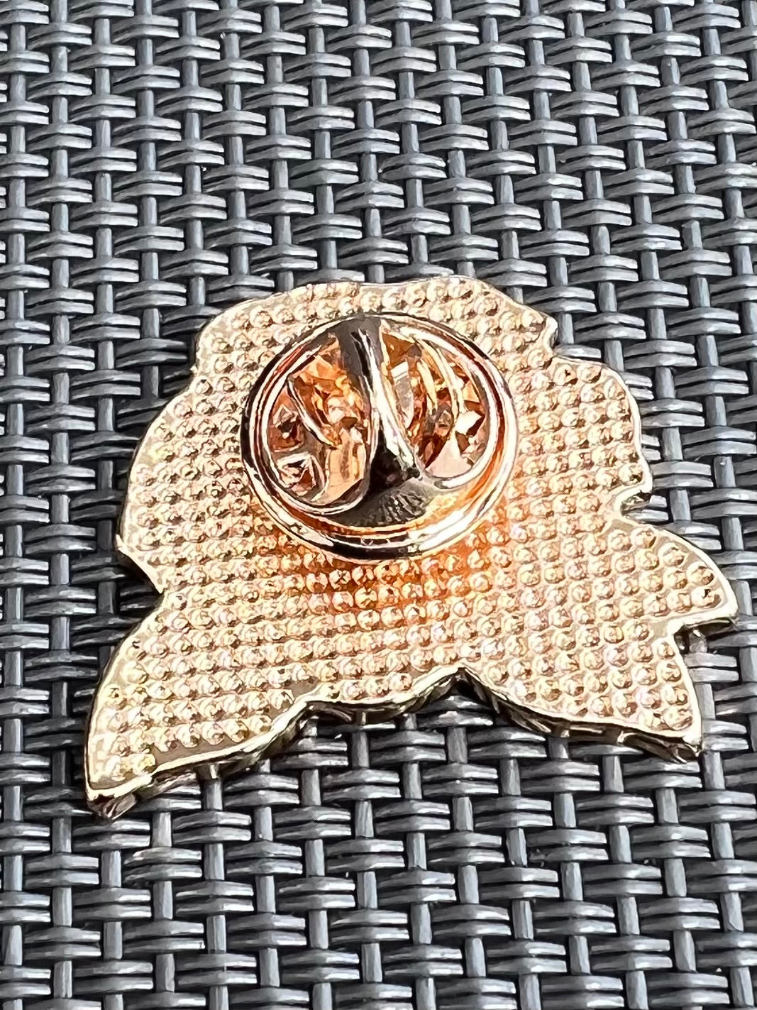 π€ Black Rose Enamel Pin β Gothic Floral Aesthetic Lapel Badge for Jackets, Bags & Hats