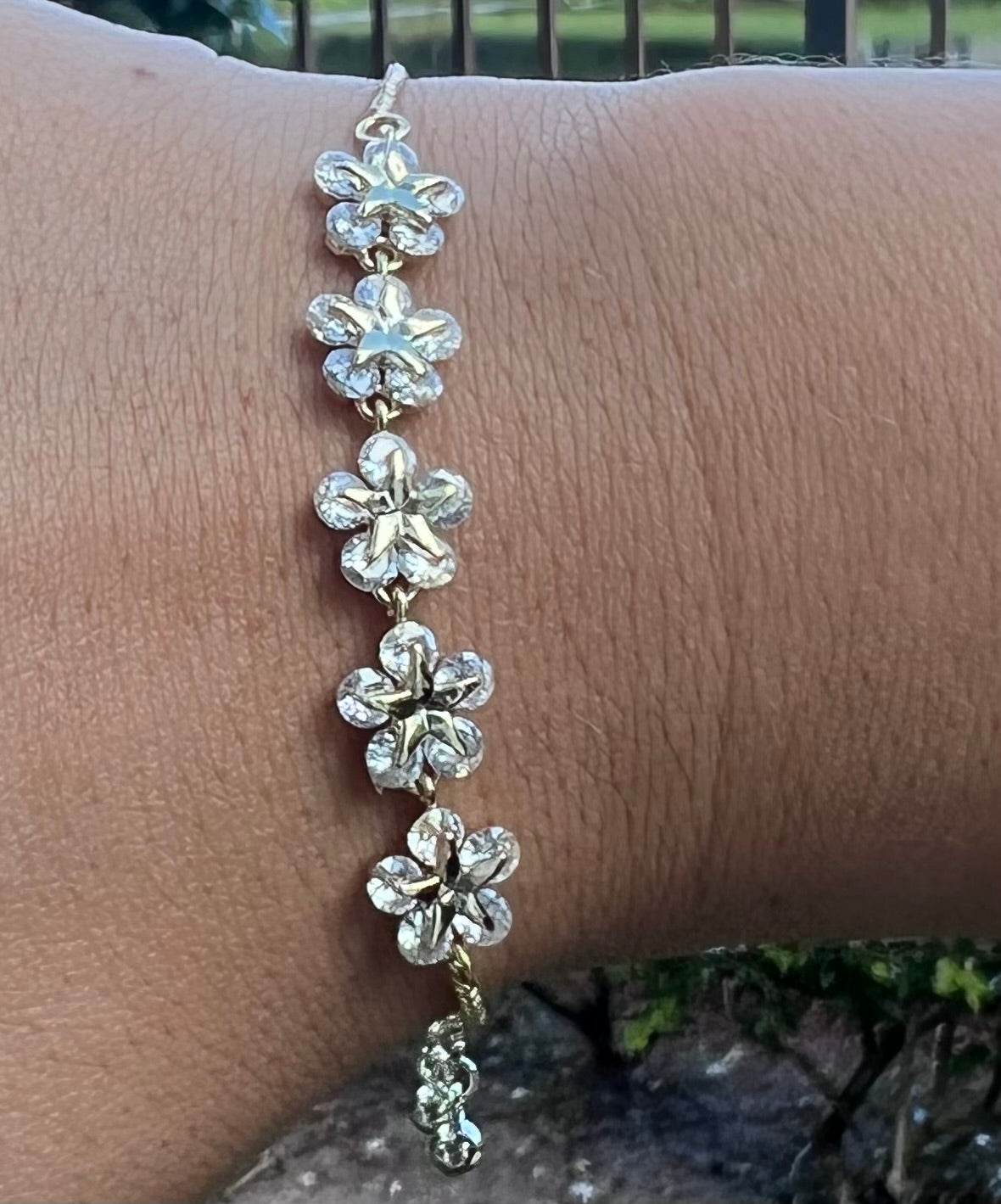 π NEW Trend! Zircon Flower Geometric Bracelet β Korean Style Simple Steel Jewelry for Women