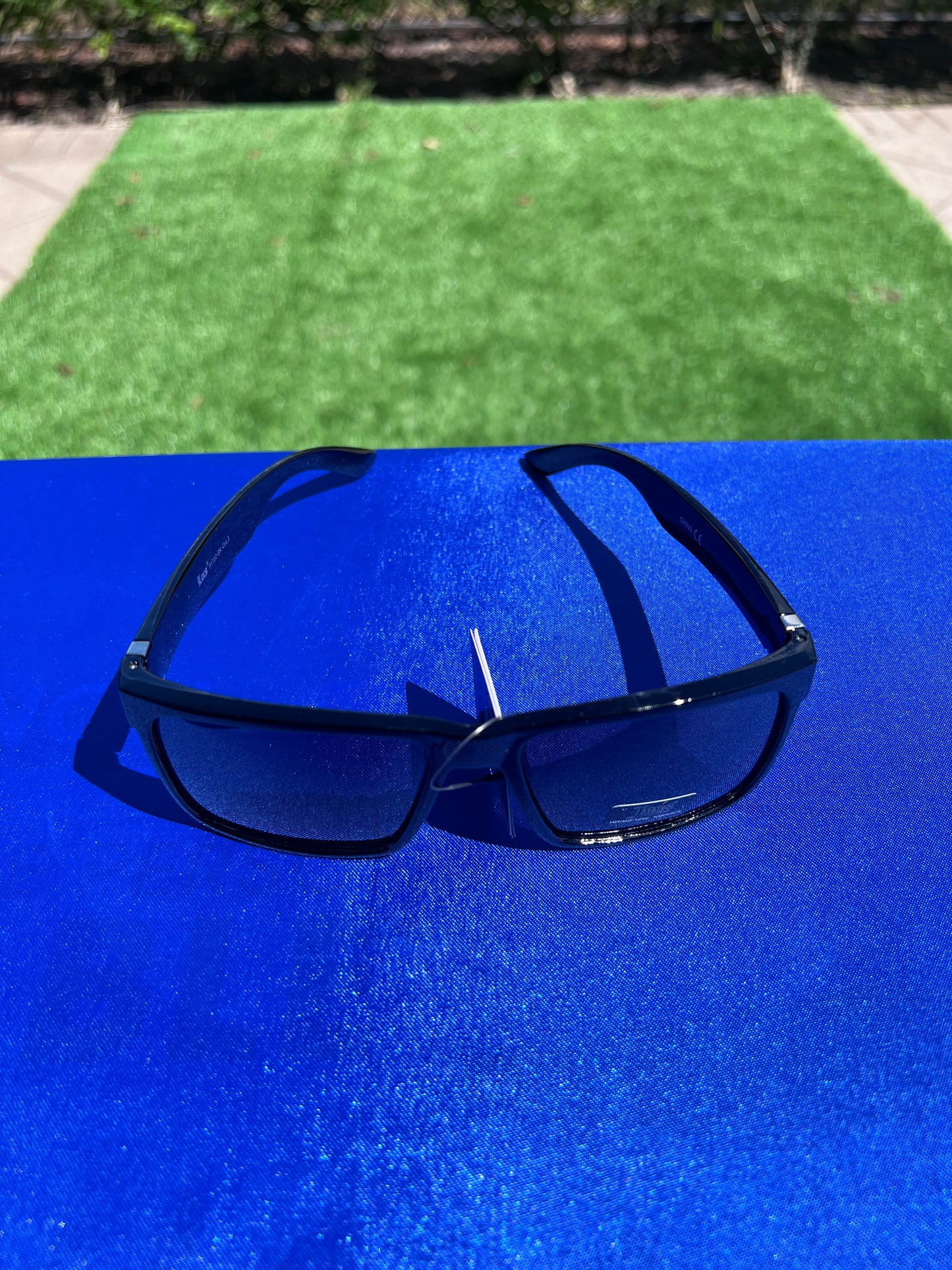 Men’s UV400 Black Retro Sunglasses – Classic Square Frame, Unisex Sun Protection