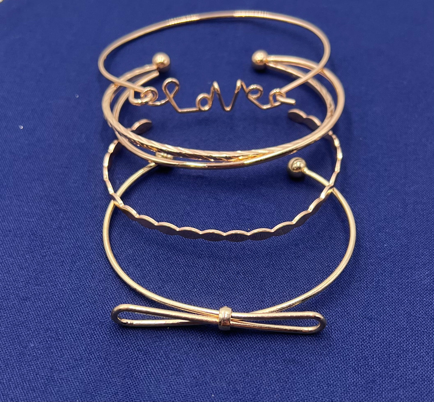 5-Piece Gold & Silver Plated Bangle Bracelet Set β Bow, Knot & Love Charms for Women