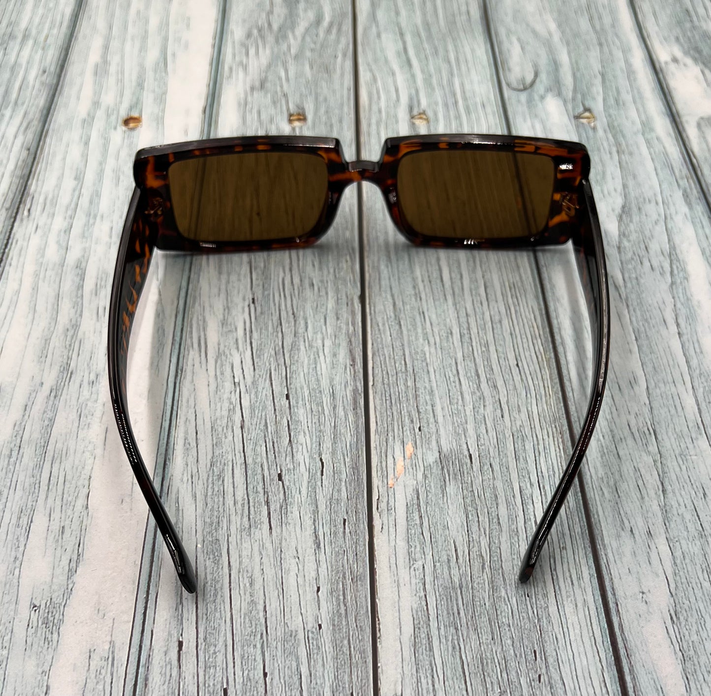 Leopard Print Square Sunglasses for Women – UV400 Fashion Eyewear