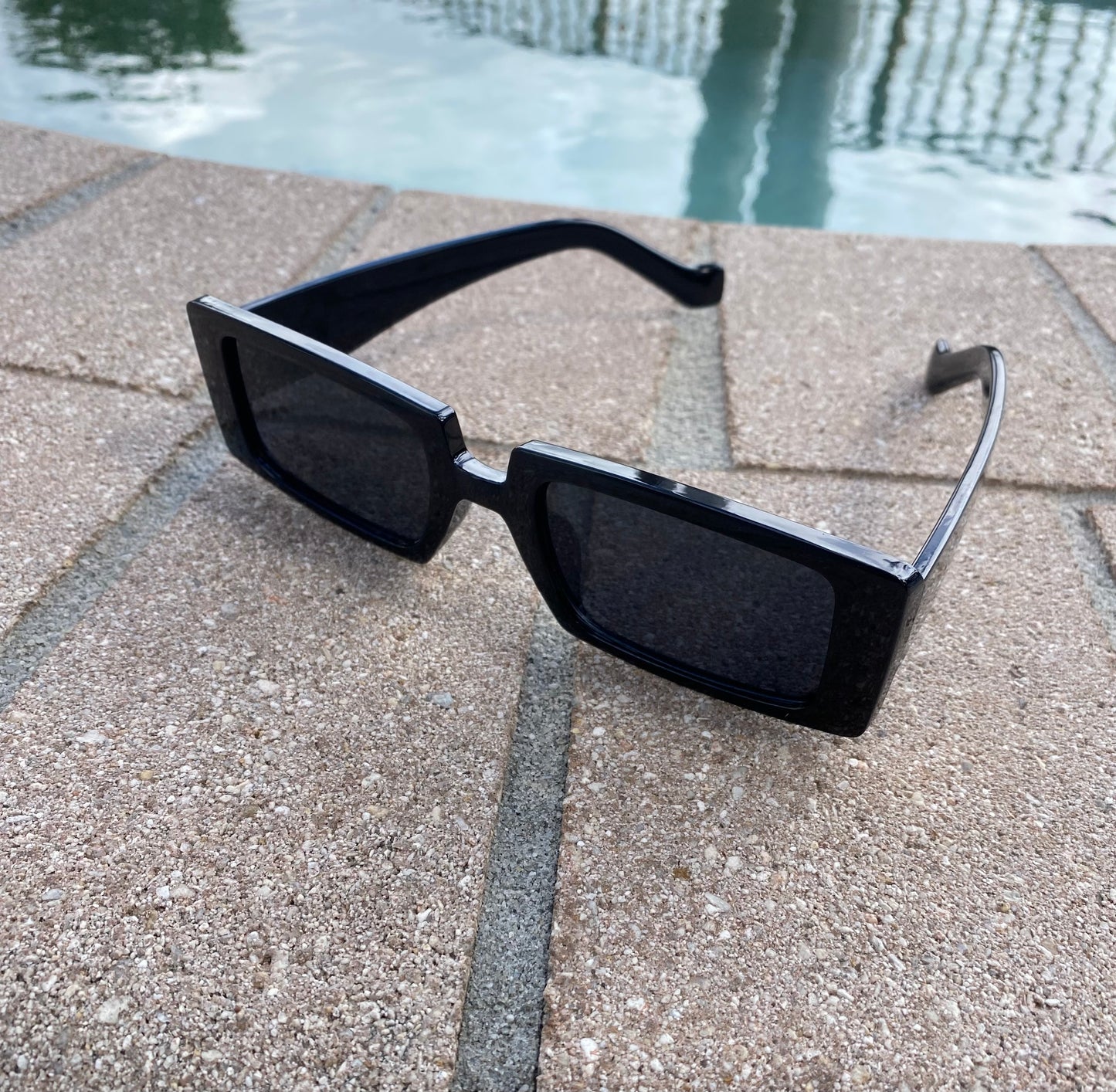NEW Fashionable Geometric Square Small Frame Fluorescent bright-black Sunglasses PROTECTIONâś…