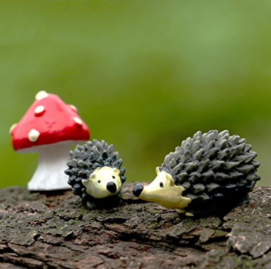Mini Hedgehog and Mushroom Figurines – Set of 3 Resin Decorations for Terrariums & Fairy Gardens