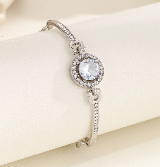 Crystal Irregular Chain Bracelet for Women – Elegant Plated Design