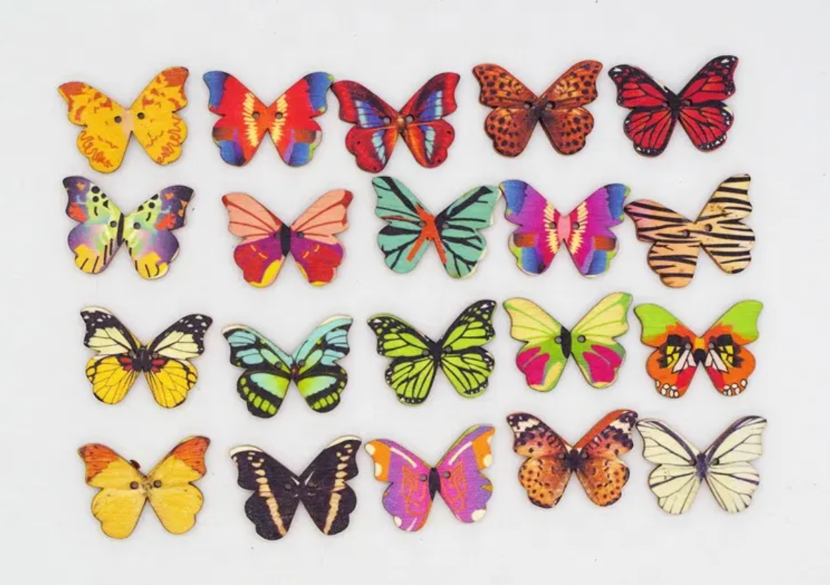 100 PCS Butterfly Wooden Buttons – 2-Hole Handmade Craft & Sewing Supplies 🧷🦋
