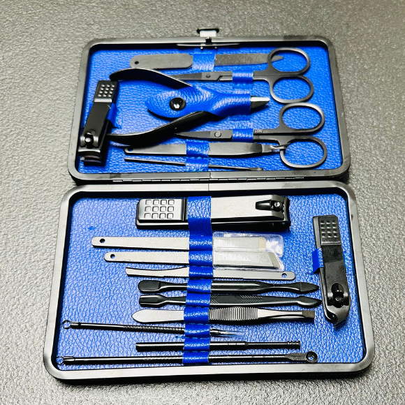 18-in-1 Stainless Steel Pedicure Manicure Set – Professional Grooming Kit with Travel Case for Men & Women