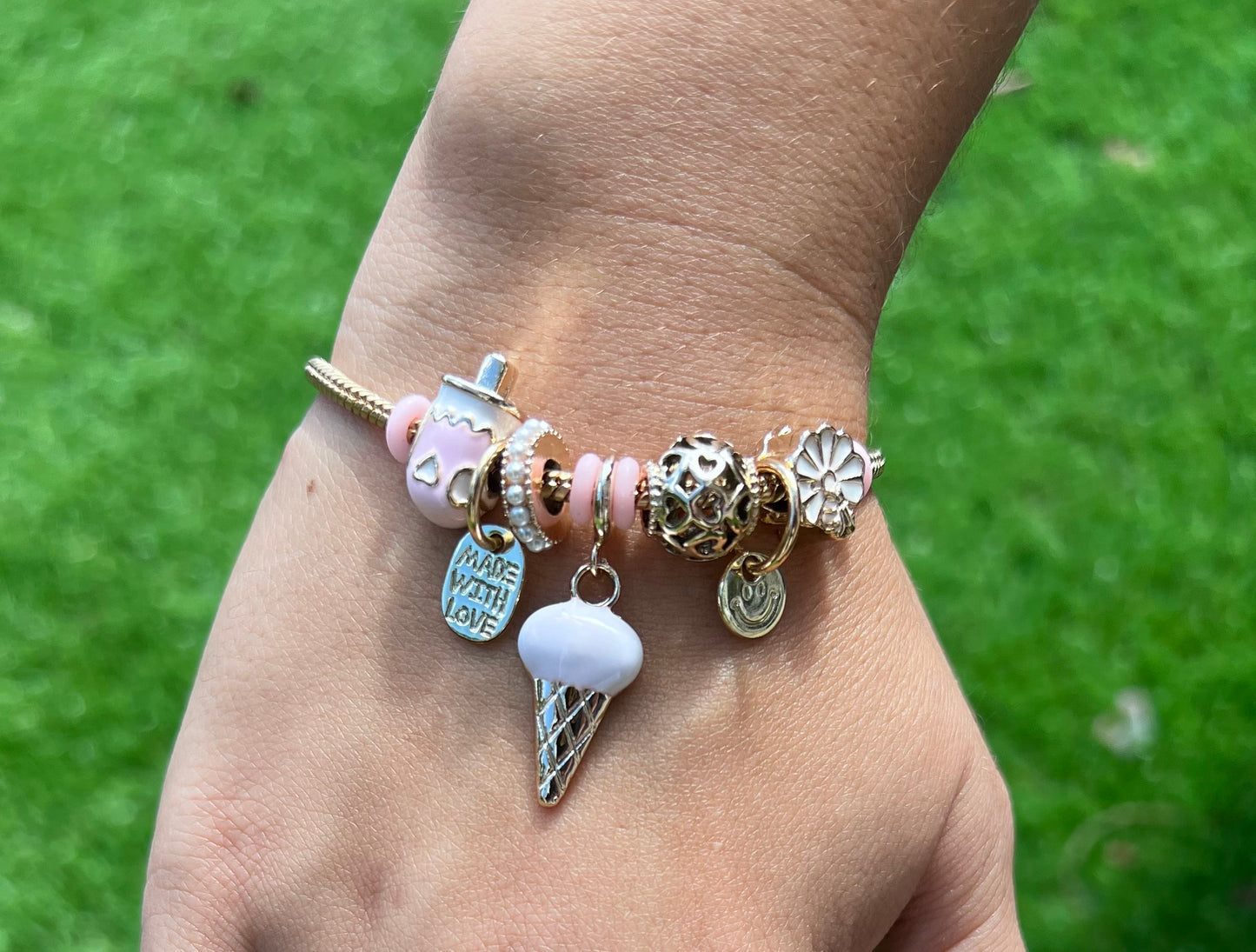 Pink Metal Bangle Bracelet with Ice Cream Pendant – Cute Gift for Daughter