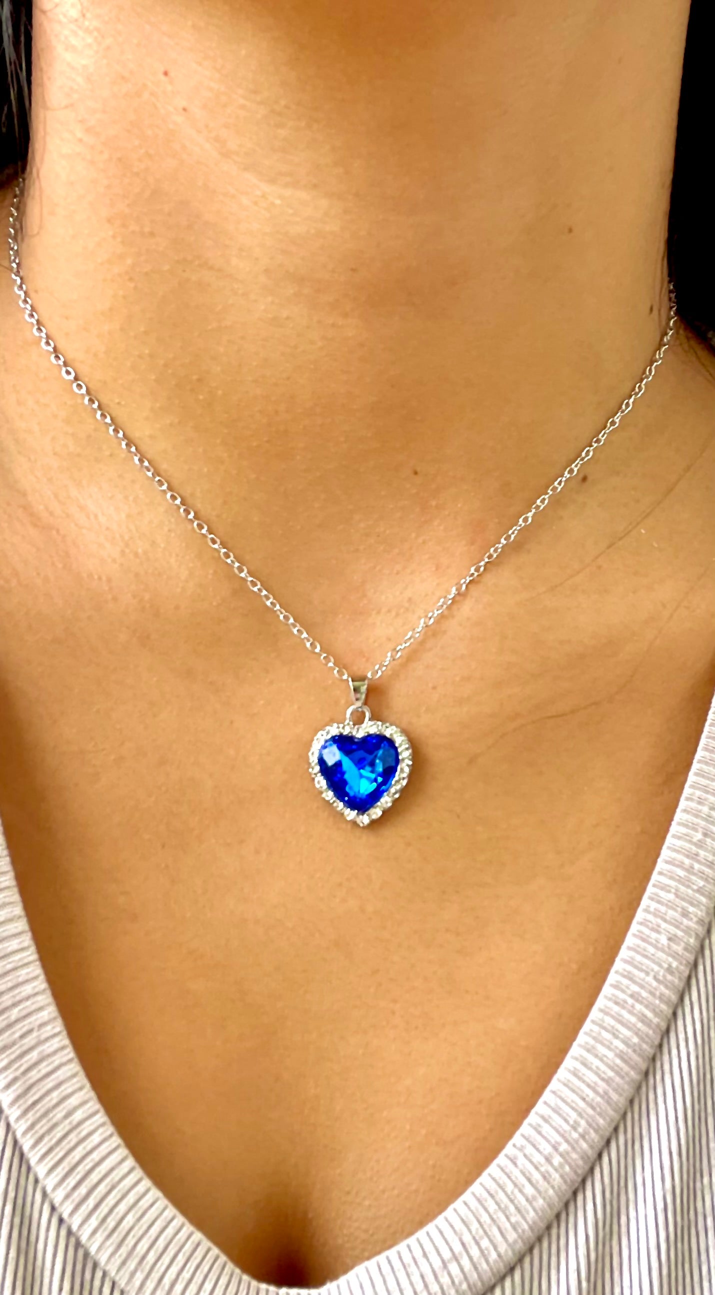Titanic Heart Crystal Love Necklace – Classic Blue Gem Pendant | Wholesale Romantic Jewelry for Women – Nihaojewelry