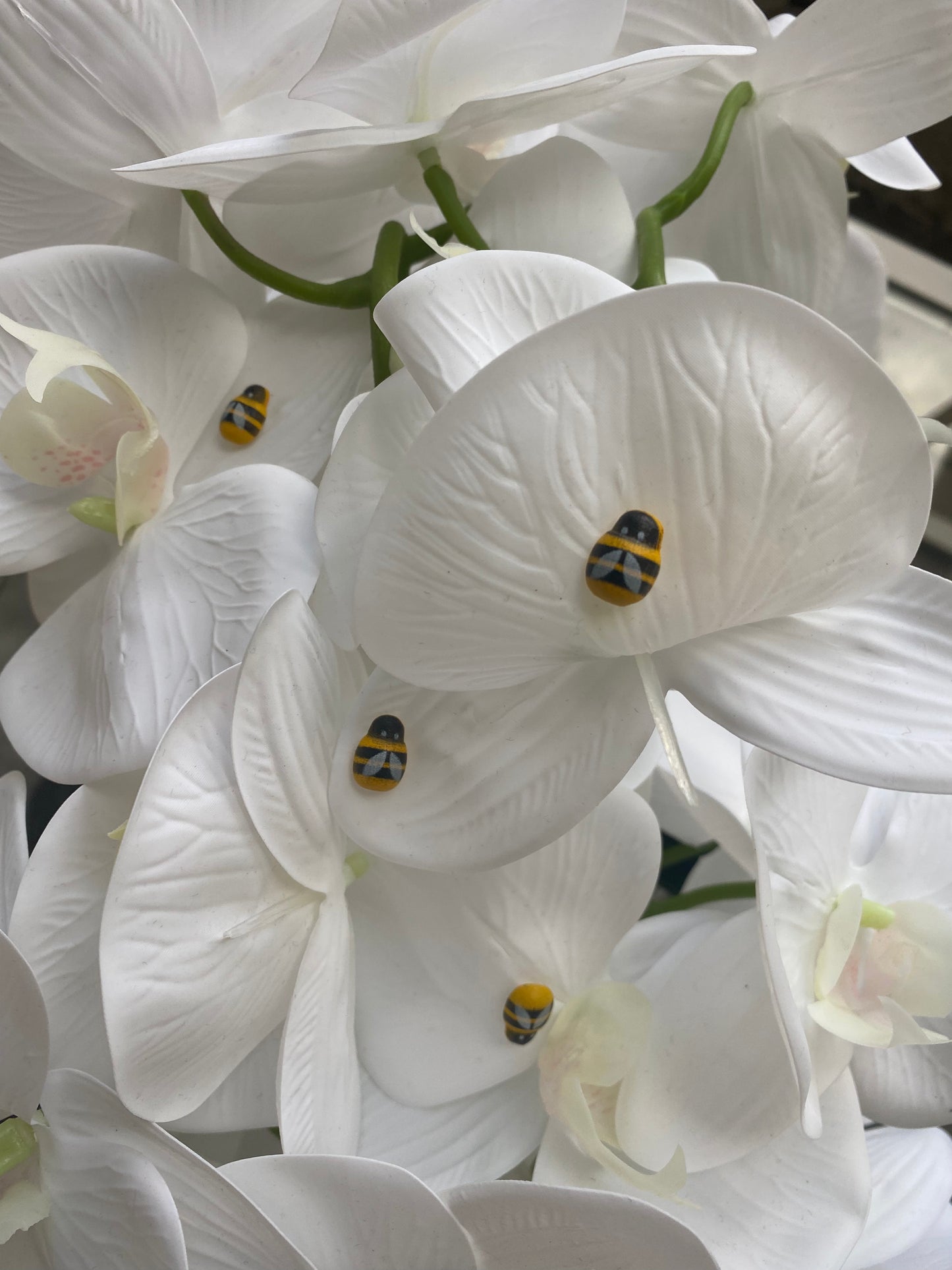 100X Mini Bees decors
