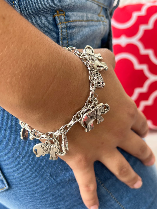 Ethnic Vintage Engraving Elephant Heart Shaped Pendant Alloy Bracelet