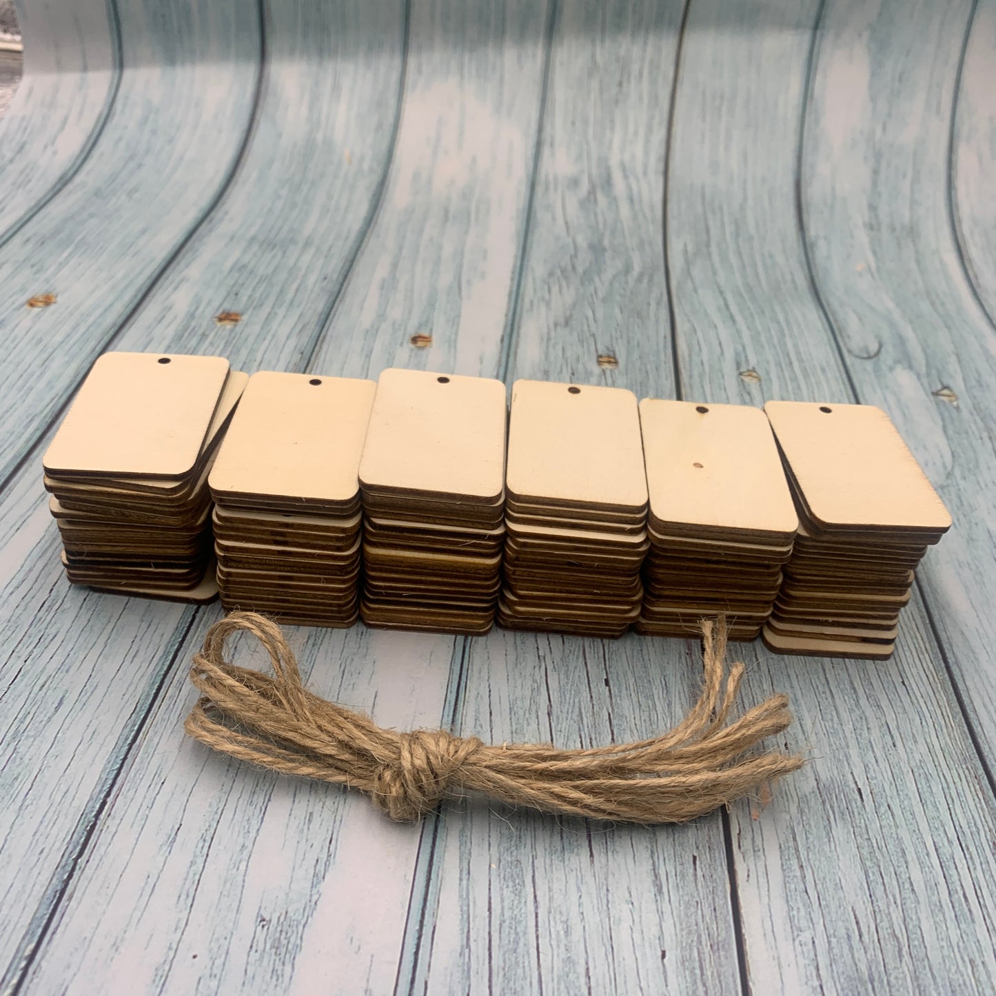 New✨100 Pcs Unfinished Wood Pieces Rectangle-Shaped with Hole & 2M Hemp Rope for Craft (2 x 1.3")