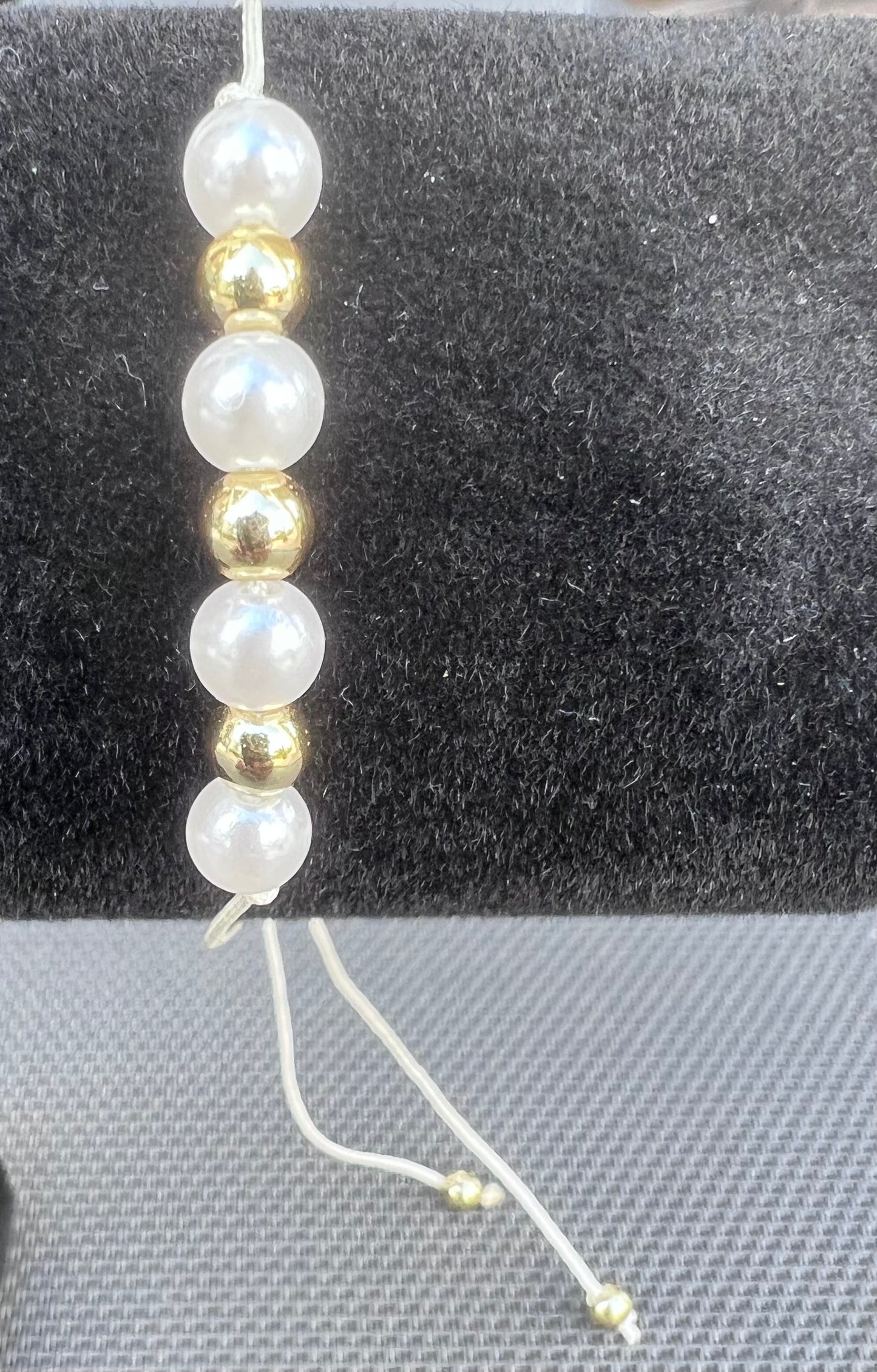 simple adjustable pearl bracelet
